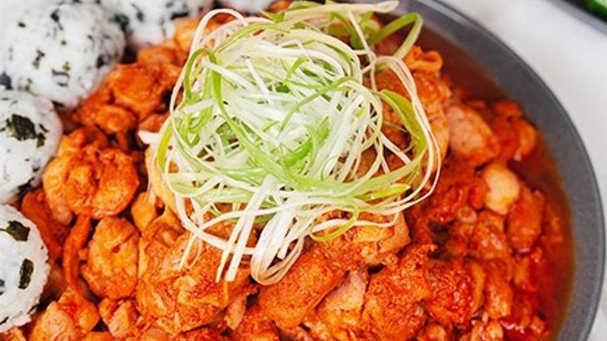 국내산 닭다리살 100% 자연백계 맵싹한 매운닭갈비 500gX3팩