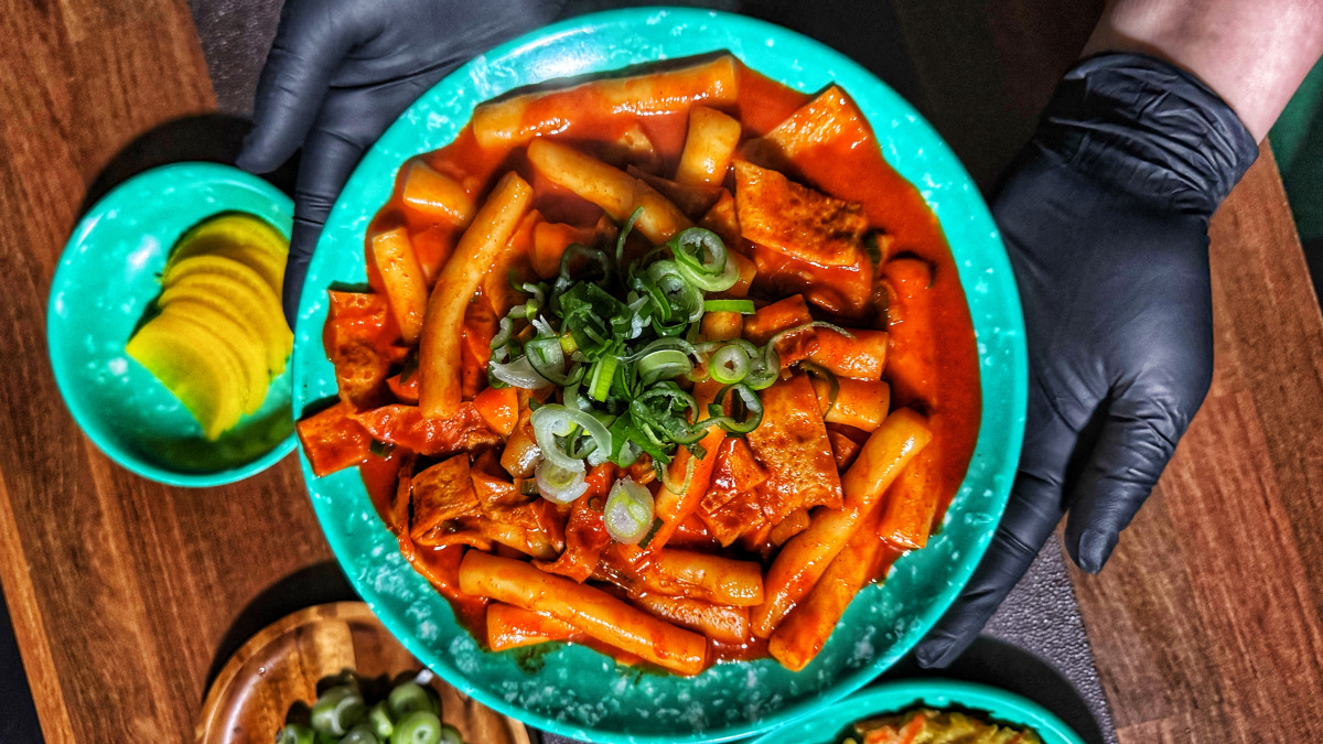 매콤달콤 황금비율 국물 ! 쫀득한 밀떡! 방과후 떡볶이